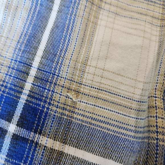 Bill Blass Plaid Long Sleeve Button Down - Picture 5 of 6